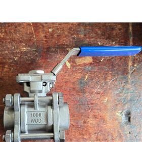 SW三片式全通径手动球阀